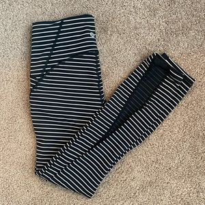 Lululemon Black & White Striped Mesh Athletic Leggings - Size S/M